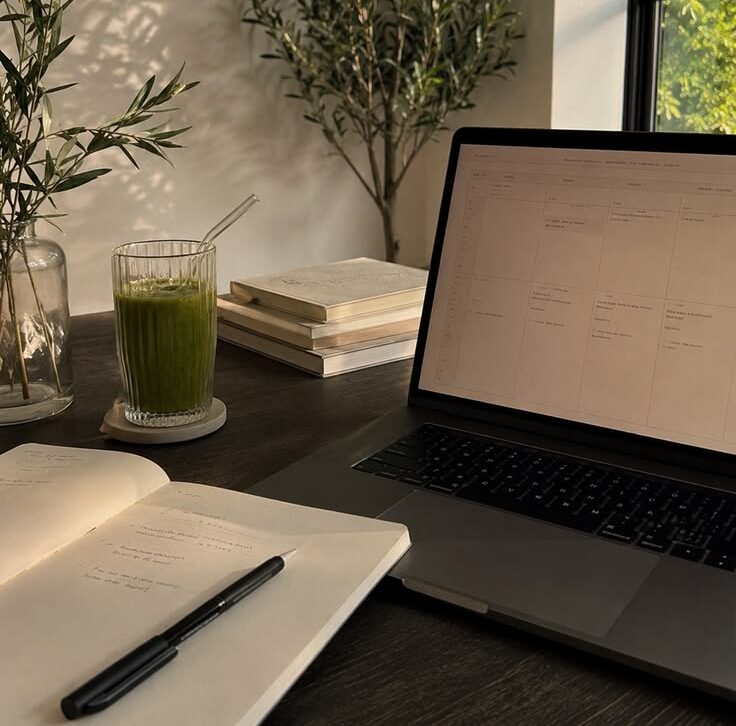 Digital Minimalism Declutter Your Workspace for Focus levikah daila blog